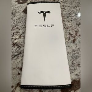 Tesla, arm wrist cover nwt